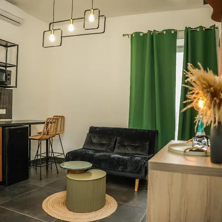 Apartment Almar Living - Signature Taranto